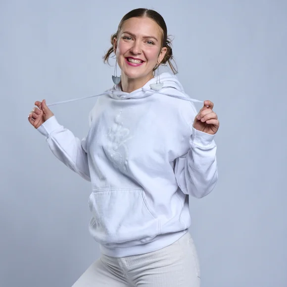 |HĂS| Snow White Hoodie - Picture 5 of 8